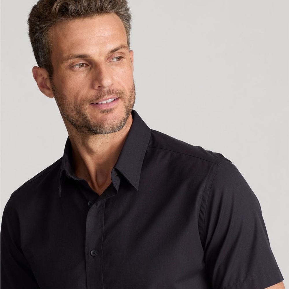 Untuckit Men’s Black Classic Short-Sleeve Coufran Shirt - Picture 3 of 7